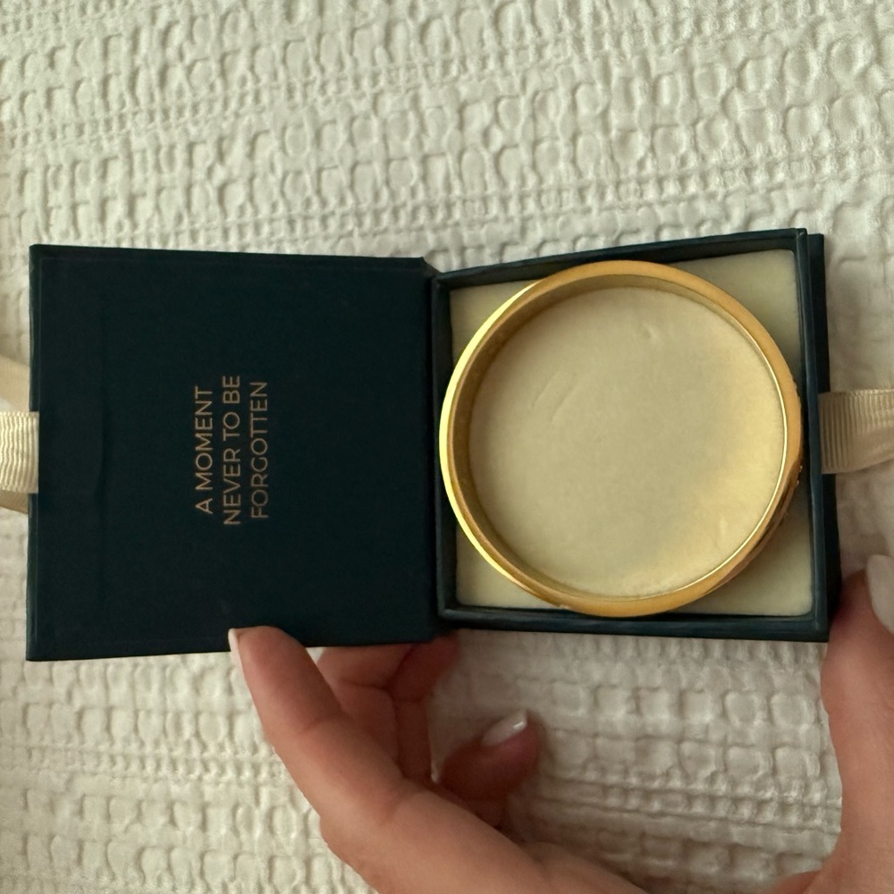 18 Carat Gold Bangle Bracelet